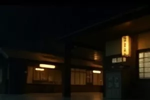 《矿灯与星子》纪录剧照，矿灯照亮的巷道壁面